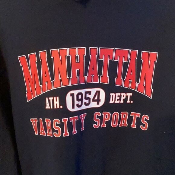 Manhattan Woman’s Varsity Sports Cropped Hoodie - Picture 3 of 6
